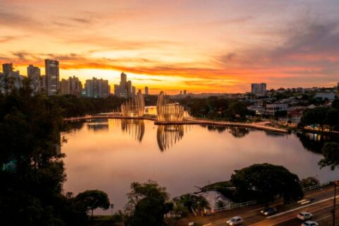 Marco dos 100 Anos de Londrina será onde realizaremos o 26° Abraço no Lago para Paz